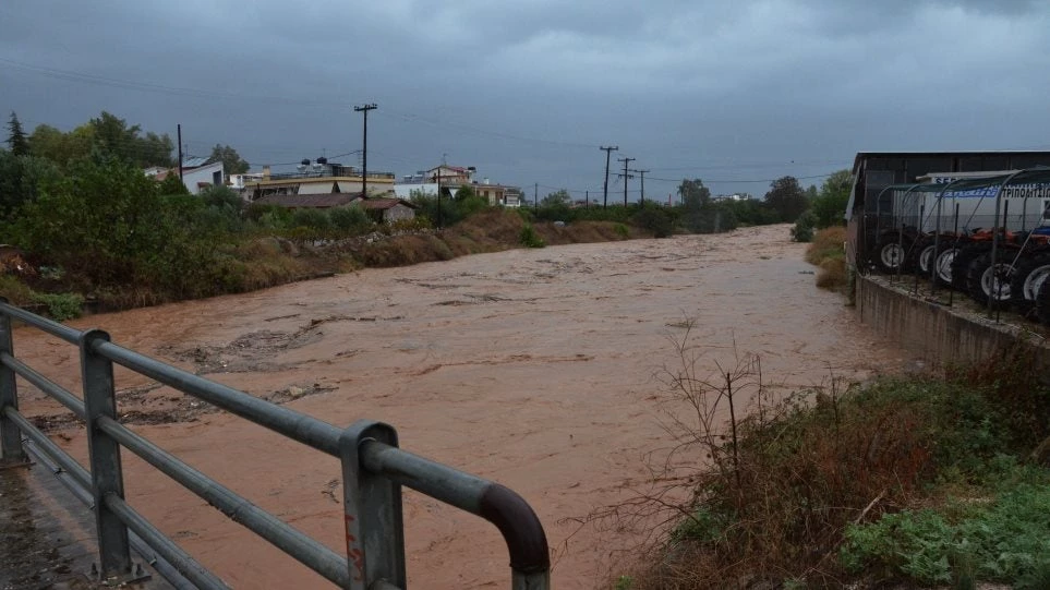 Μεγάλα προβλήματα στην Κορινθία: Έφθασαν στα όρια τους τα ρέματα στο δήμο Βέλου – Βόχας
